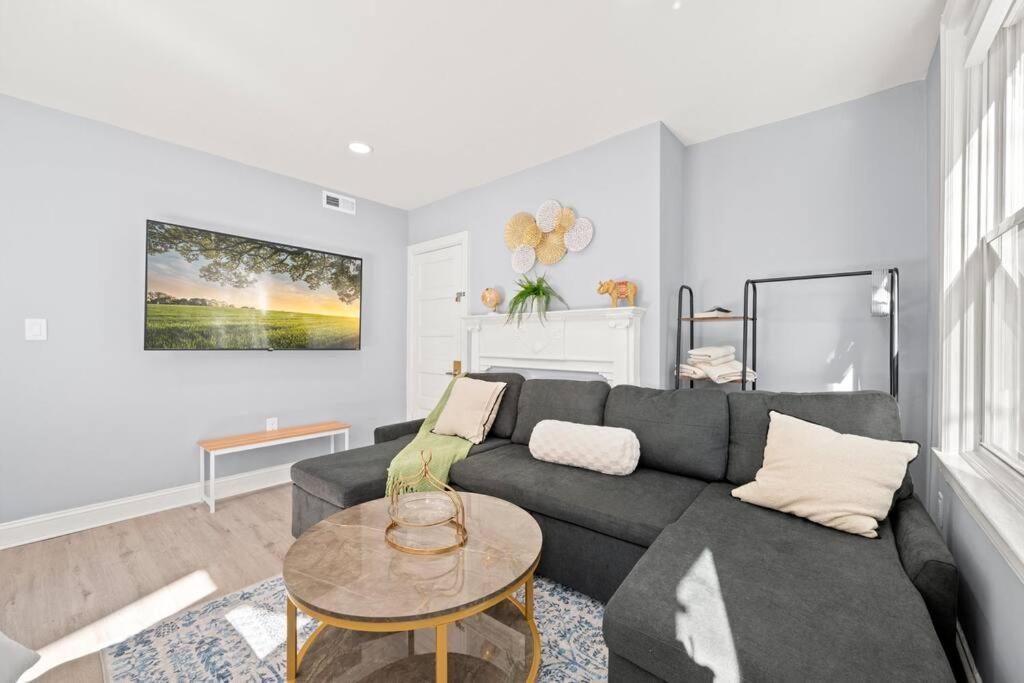 New! Cozy Apt In Center City! Philadelphia Bagian luar foto