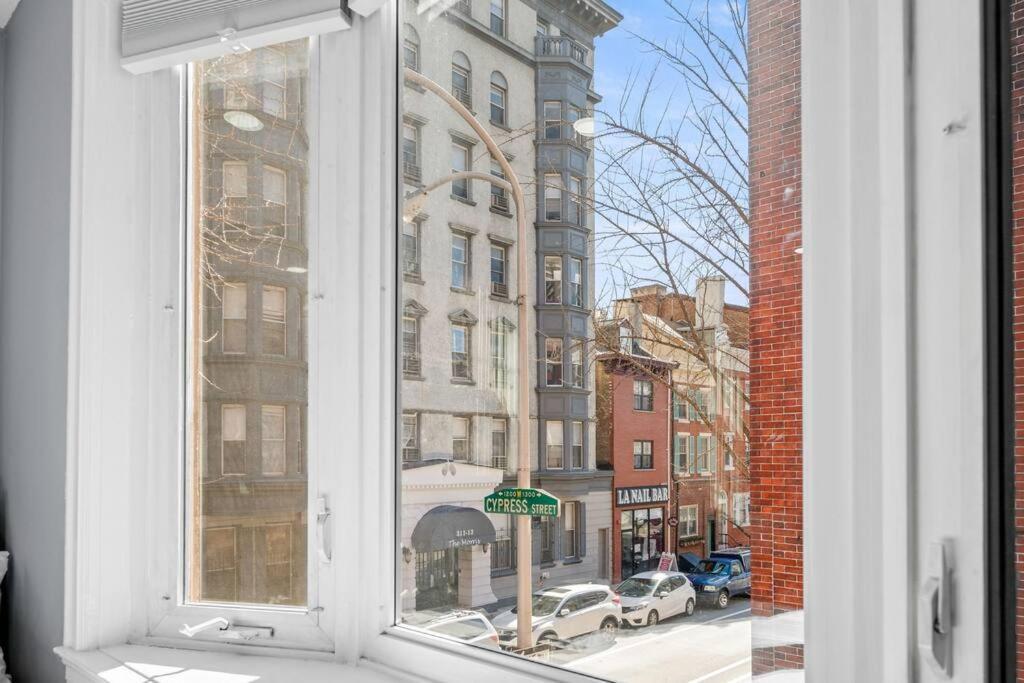 New! Cozy Apt In Center City! Philadelphia Bagian luar foto