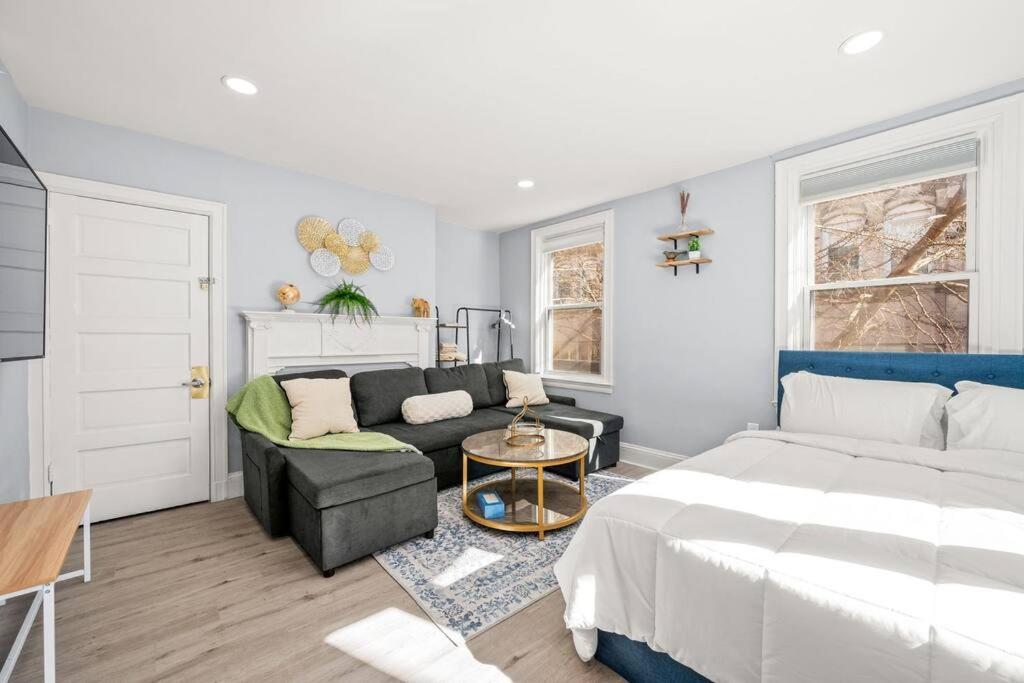 New! Cozy Apt In Center City! Philadelphia Bagian luar foto