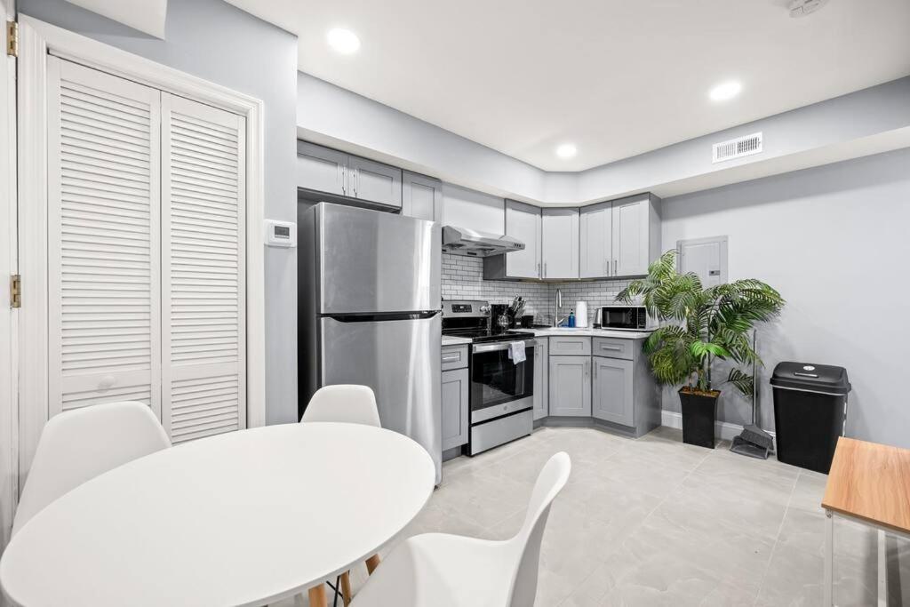 New! Cozy Apt In Center City! Philadelphia Bagian luar foto