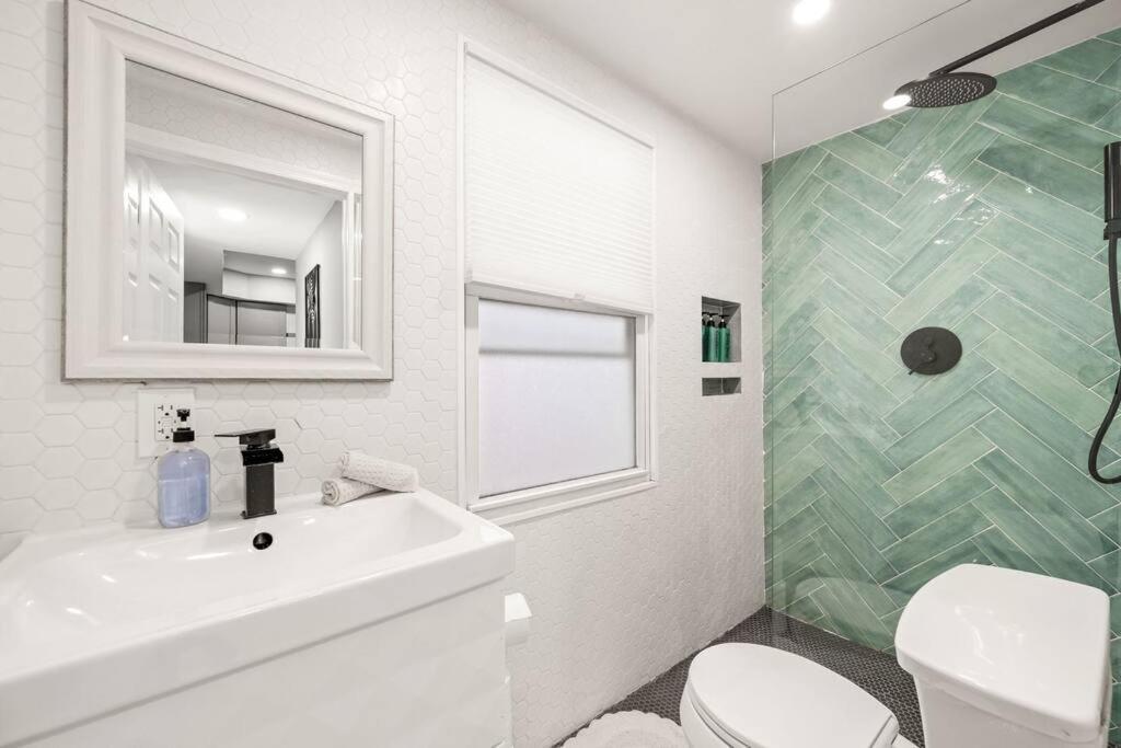 New! Cozy Apt In Center City! Philadelphia Bagian luar foto