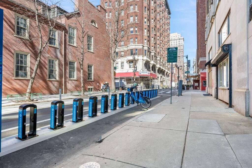 New! Cozy Apt In Center City! Philadelphia Bagian luar foto